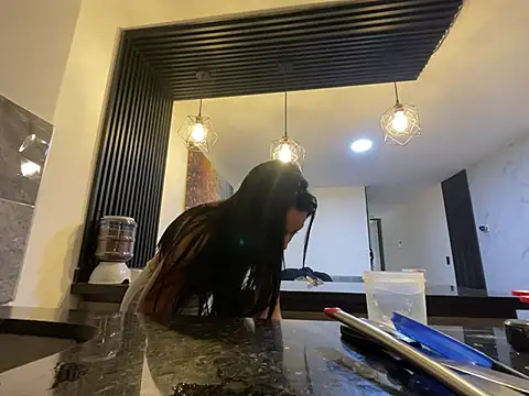 Miss Nicole online show from 12, 4, 2026