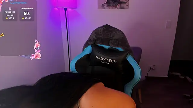 Miss Nicole online show from 18, 4, 2026