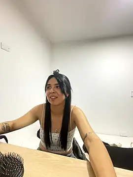 Miss Nicole online show from 19, 10, 2025