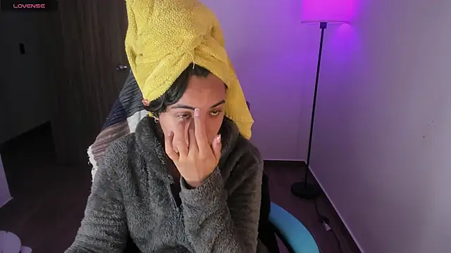 Miss Nicole online show from 20, 11, 2025