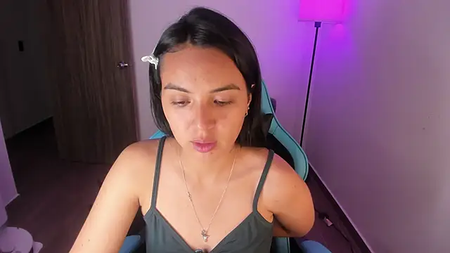 Miss Nicole online show from 2, 12, 2025