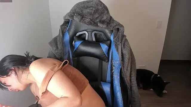 Miss Nicole online show from 21, 10, 2025