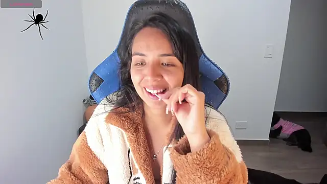 Miss Nicole online show from 24, 10, 2025