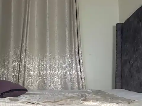 HarlotyQueen online show from 9, 11, 2025