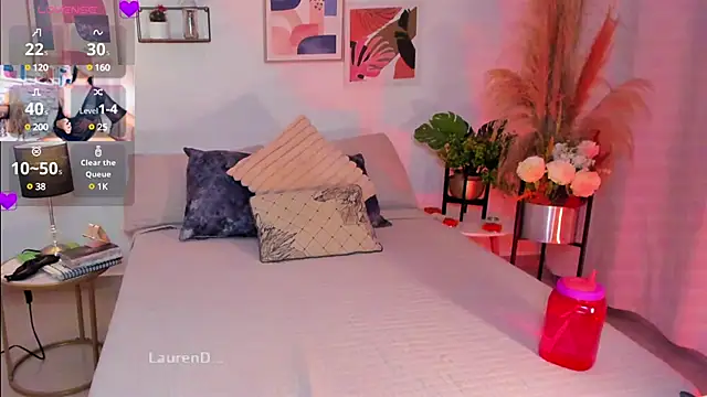 Misslaurenn online show from 12, 3, 2025