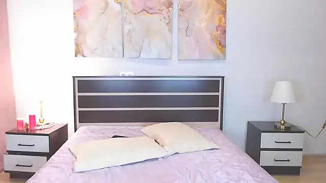 Snapshot of Yulianna_Smith chatting on 22, 12, 2024 Yulianna Smith online show from 22, 12, 2024