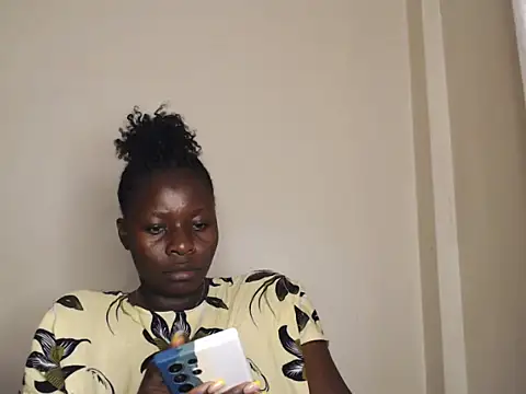 Snapshot of queenofqueens96 chatting on 2, 5, 2026 queenofqueens96 online show from 2, 5, 2026