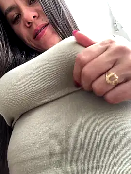 Snapshot of Reggie-Liam chatting on 30, 10, 2025 Reggie-Liam online show from 30, 10, 2025