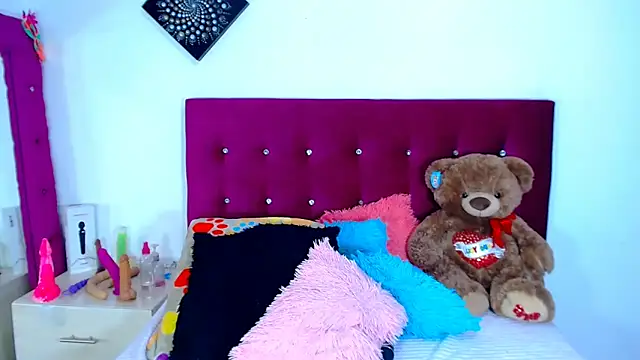 Jenng18 online show from 5, 10, 2025