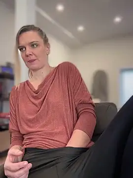 Suesse Schnitte online show from 31, 1, 2025