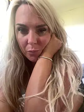 Snapshot of Bustyblondebabe32 chatting on 15, 7, 2026 Bustyblondebabe32 online show from 15, 7, 2026