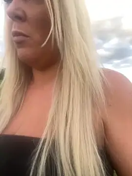 Snapshot of Bustyblondebabe32 chatting on 20, 6, 2026 Bustyblondebabe32 online show from 20, 6, 2026