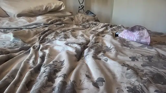 Snapshot of Bustyblondebabe32 chatting on 21, 11, 2025 Bustyblondebabe32 online show from 21, 11, 2025