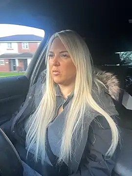 Snapshot of Bustyblondebabe32 chatting on 6, 10, 2025 Bustyblondebabe32 online show from 6, 10, 2025