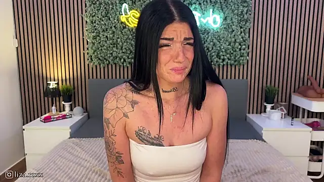 Snapshot of LizaRoxx chatting on 4, 10, 2025 LizaRoxx online show from 4, 10, 2025