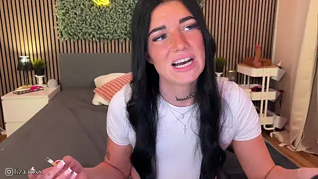 Snapshot of LizaRoxx chatting on 18, 9, 2025 LizaRoxx online show from 18, 9, 2025