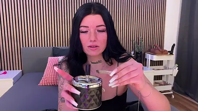 Snapshot of LizaRoxx chatting on 12, 3, 2025 LizaRoxx online show from 12, 3, 2025