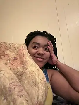 thick Queen33 online show from 7, 12, 2024