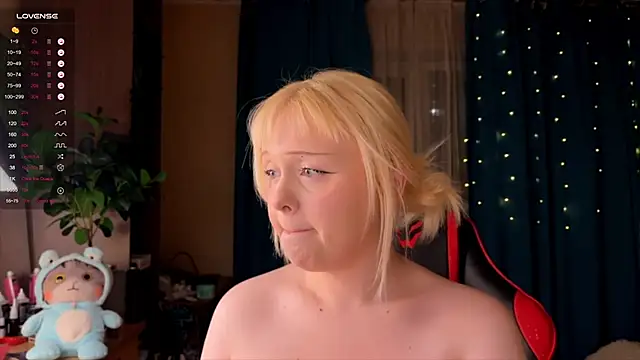 LisaLaas online show from 3, 10, 2025