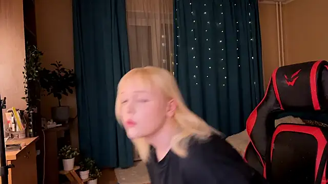 LisaLaas online show from 2, 10, 2025