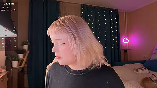 LisaLaas online show from 12, 9, 2025