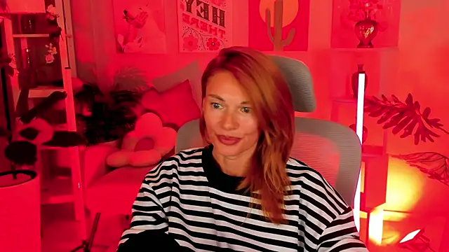 Snapshot of MistyBarnes chatting on 12, 10, 2025 MistyBarnes online show from 12, 10, 2025