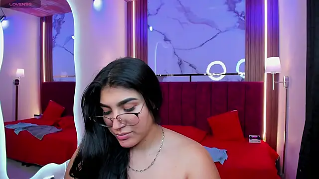 More-hot online show from 10, 3, 2025