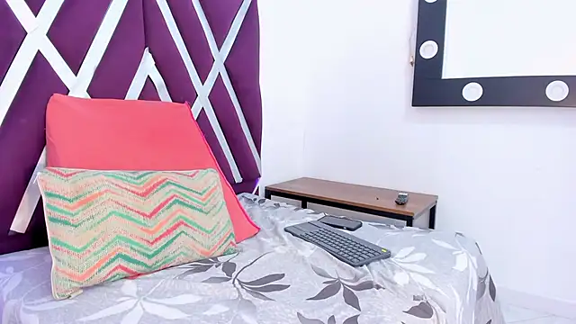 SEJMET LOVE  online show from 4, 2, 2026