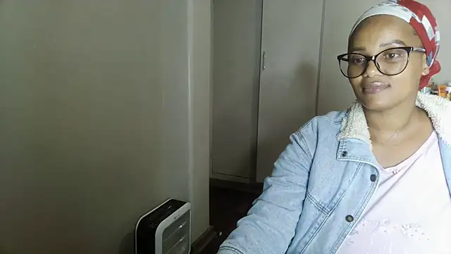 Snapshot of Charlie-Crawford chatting on 9, 5, 2026 Charlie-Crawford online show from 9, 5, 2026