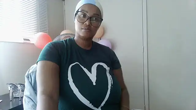 Snapshot of Charlie-Crawford chatting on 30, 4, 2026 Charlie-Crawford online show from 30, 4, 2026