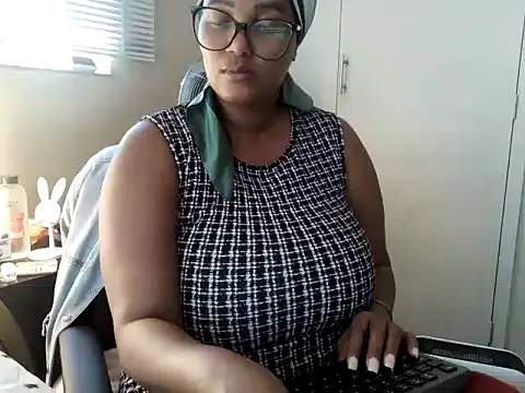 Snapshot of Charlie-Crawford chatting on 7, 5, 2026 Charlie-Crawford online show from 7, 5, 2026