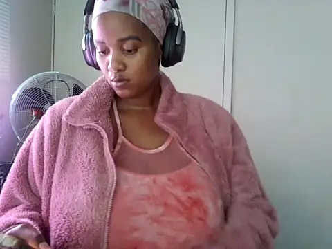 Snapshot of Charlie-Crawford chatting on 7, 6, 2026 Charlie-Crawford online show from 7, 6, 2026
