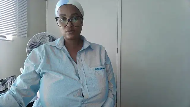 Snapshot of Charlie-Crawford chatting on 11, 5, 2026 Charlie-Crawford online show from 11, 5, 2026