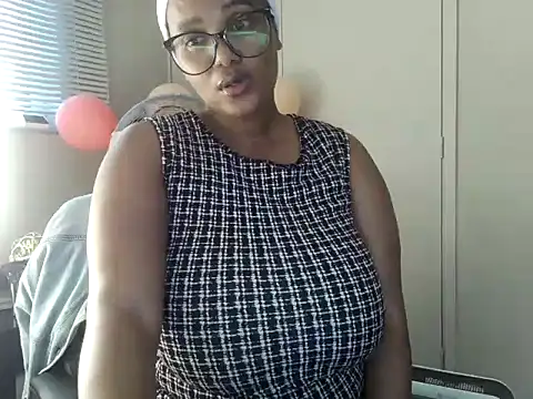 Snapshot of Charlie-Crawford chatting on 29, 4, 2026 Charlie-Crawford online show from 29, 4, 2026