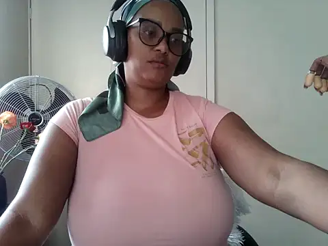 Snapshot of Charlie-Crawford chatting on 1, 6, 2026 Charlie-Crawford online show from 1, 6, 2026