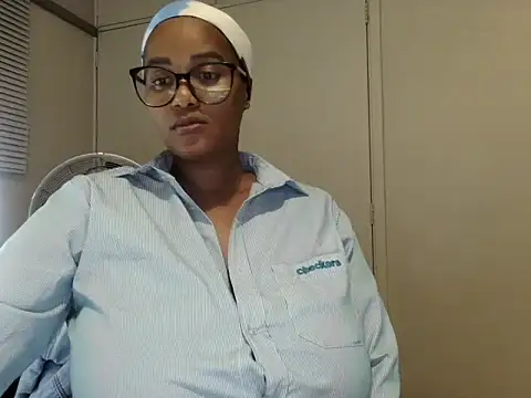 Snapshot of Charlie-Crawford chatting on 11, 5, 2026 Charlie-Crawford online show from 11, 5, 2026