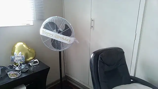 Charlie-Crawford online show from 8, 4, 2026