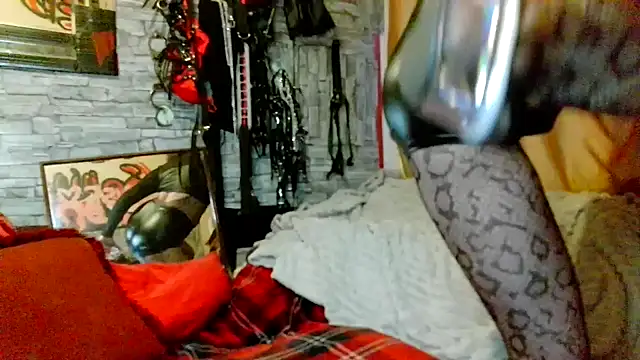 dominatrixredsonyja online show from 17, 1, 2026