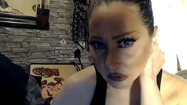 Snapshot of dominatrixredsonyja chatting on 13, 6, 2026 dominatrixredsonyja online show from 13, 6, 2026