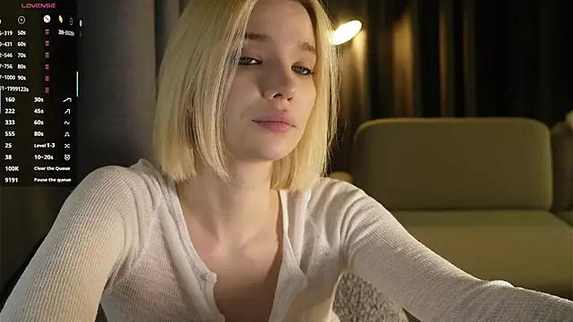 StasyGriffin online show from 8, 11, 2025