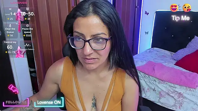 Snapshot of alma_blue chatting on 26, 9, 2025 alma blue online show from 26, 9, 2025