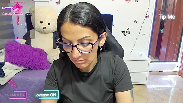 Snapshot of alma_blue chatting on 25, 11, 2025 alma blue online show from 25, 11, 2025