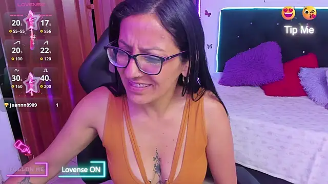 Snapshot of alma_blue chatting on 9, 9, 2025 alma blue online show from 9, 9, 2025