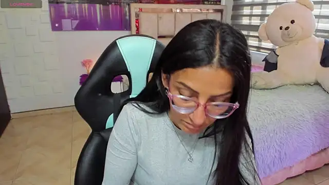 Snapshot of alma_blue chatting on 31, 7, 2026 alma blue online show from 31, 7, 2026