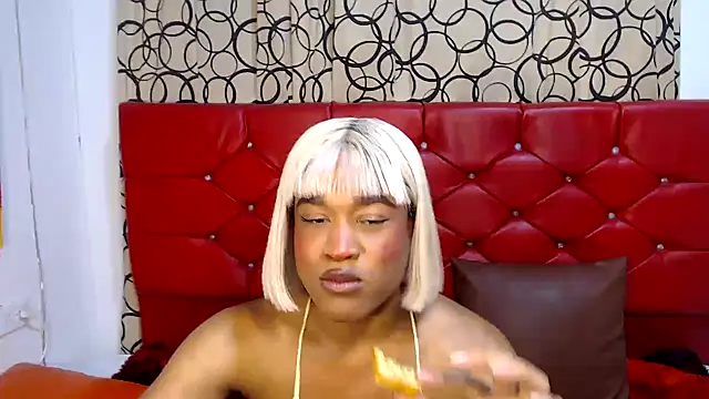 Snapshot of dirtydolltsx chatting on 18, 10, 2025 dirtydolltsx online show from 18, 10, 2025