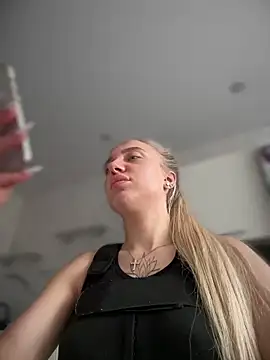 pinkstar  online show from 28, 9, 2025