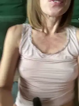 fuckable milf online show from 15, 10, 2025