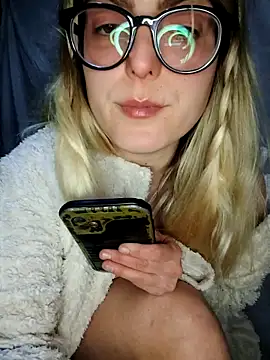 dolcehelena993 online show from 18, 2, 2026