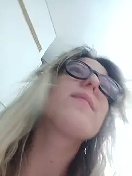 dolcehelena993 online show from 9, 7, 2026