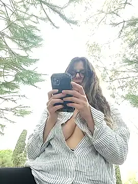 dolcehelena993 online show from 3, 11, 2025